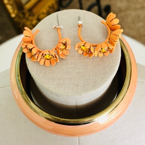 Vintage Mod Flower Earrings & Enamel Bracelet - Picture 2 of 15